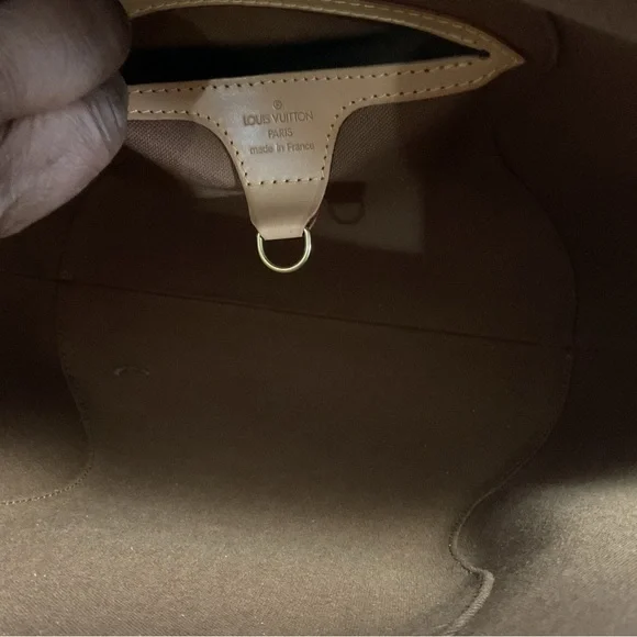 Louis Vuitton Bags - Picture 11 of 15